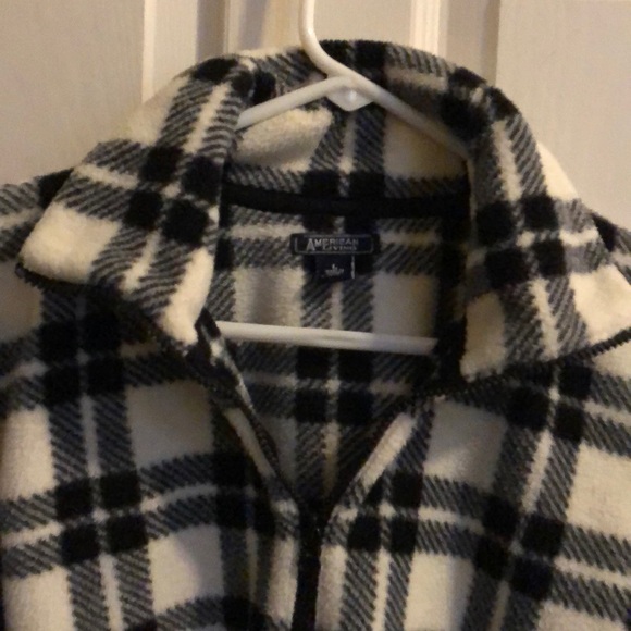 Fleece pullover - Picture 3 of 4